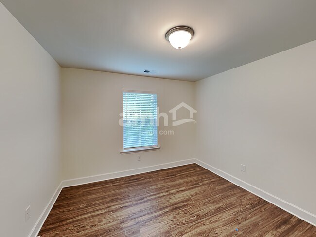 Building Photo - 5125 Canyon Creek Way