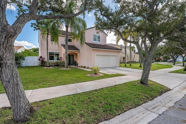 Building Photo - 925 Briar Ridge Rd