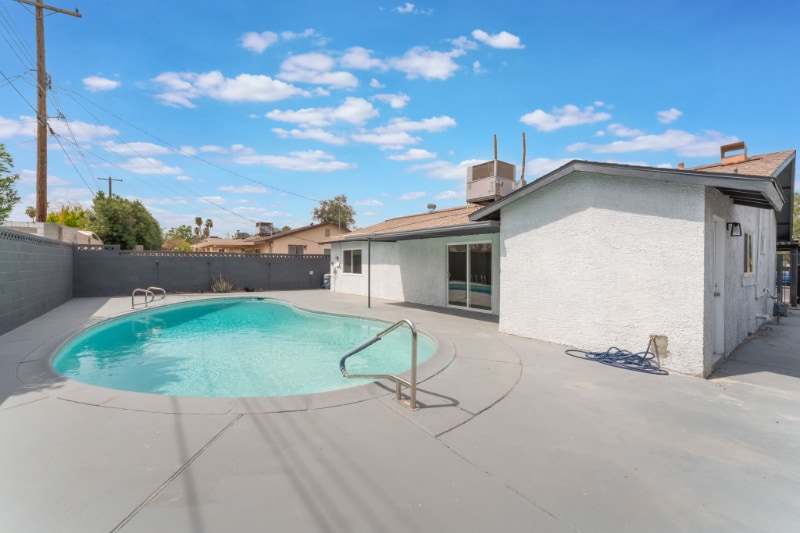 Building Photo - 1808 E St Louis Ave