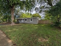 Building Photo - Bright & Updated Rental Near Downtown Fort Lauderdale