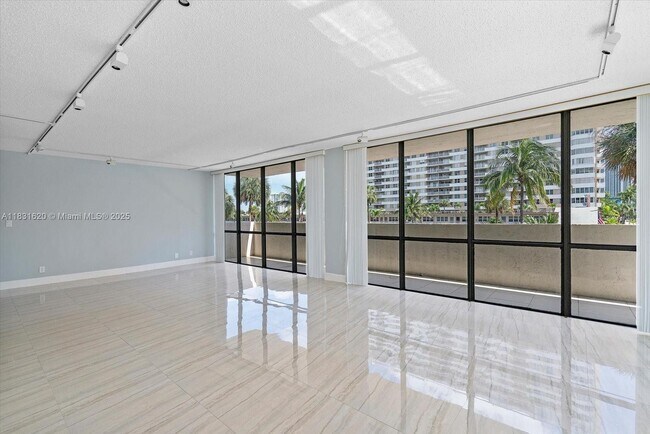 Building Photo - 2049 S Ocean Dr
