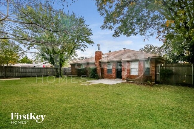 Building Photo - 8513 Crestview Dr