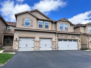 Building Photo - 1875 Crenshaw Cir