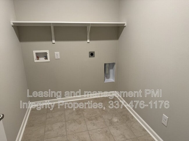 Building Photo - 231 S Lakepointe Dr