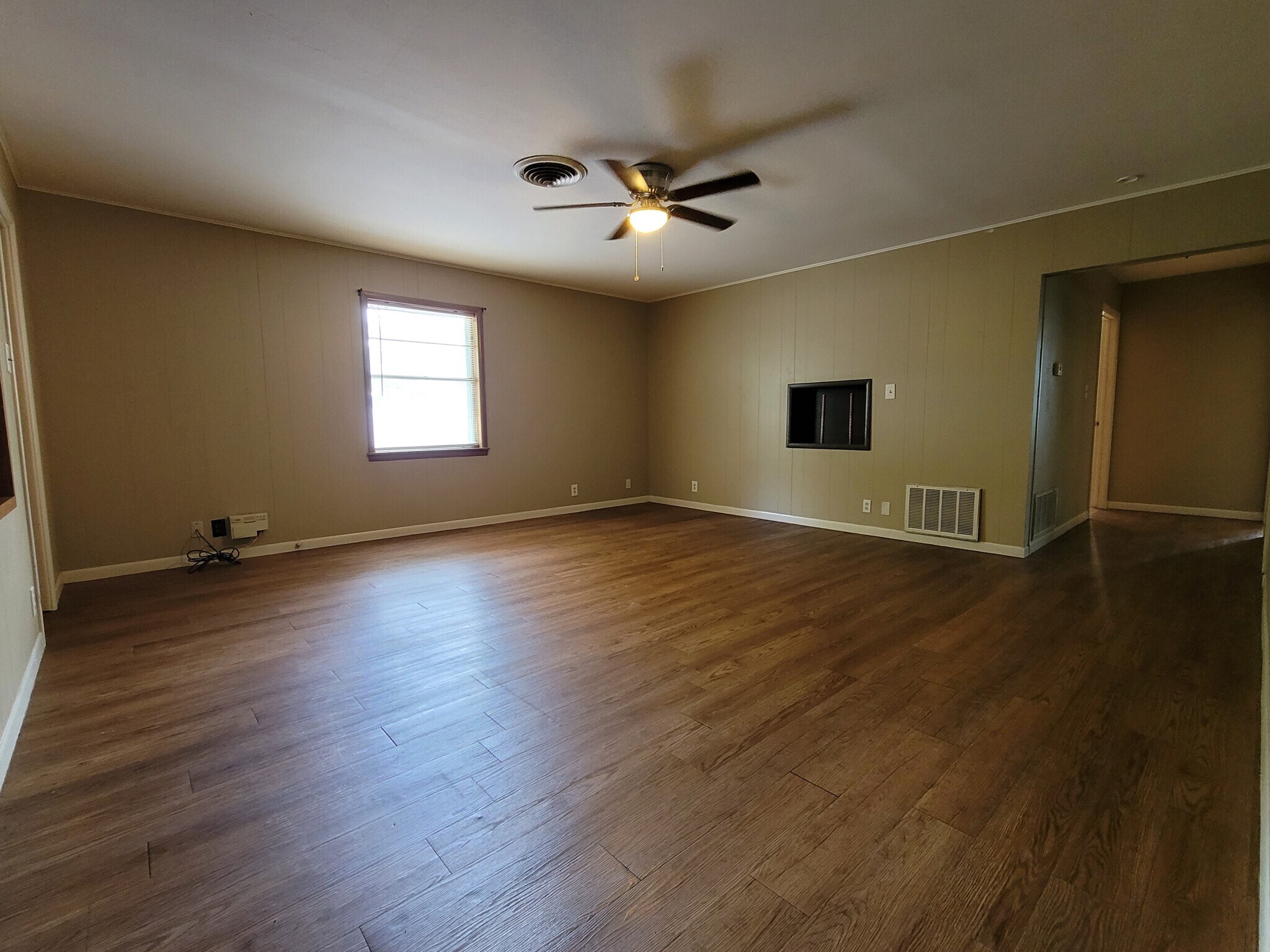 Building Photo - 703 Booker St