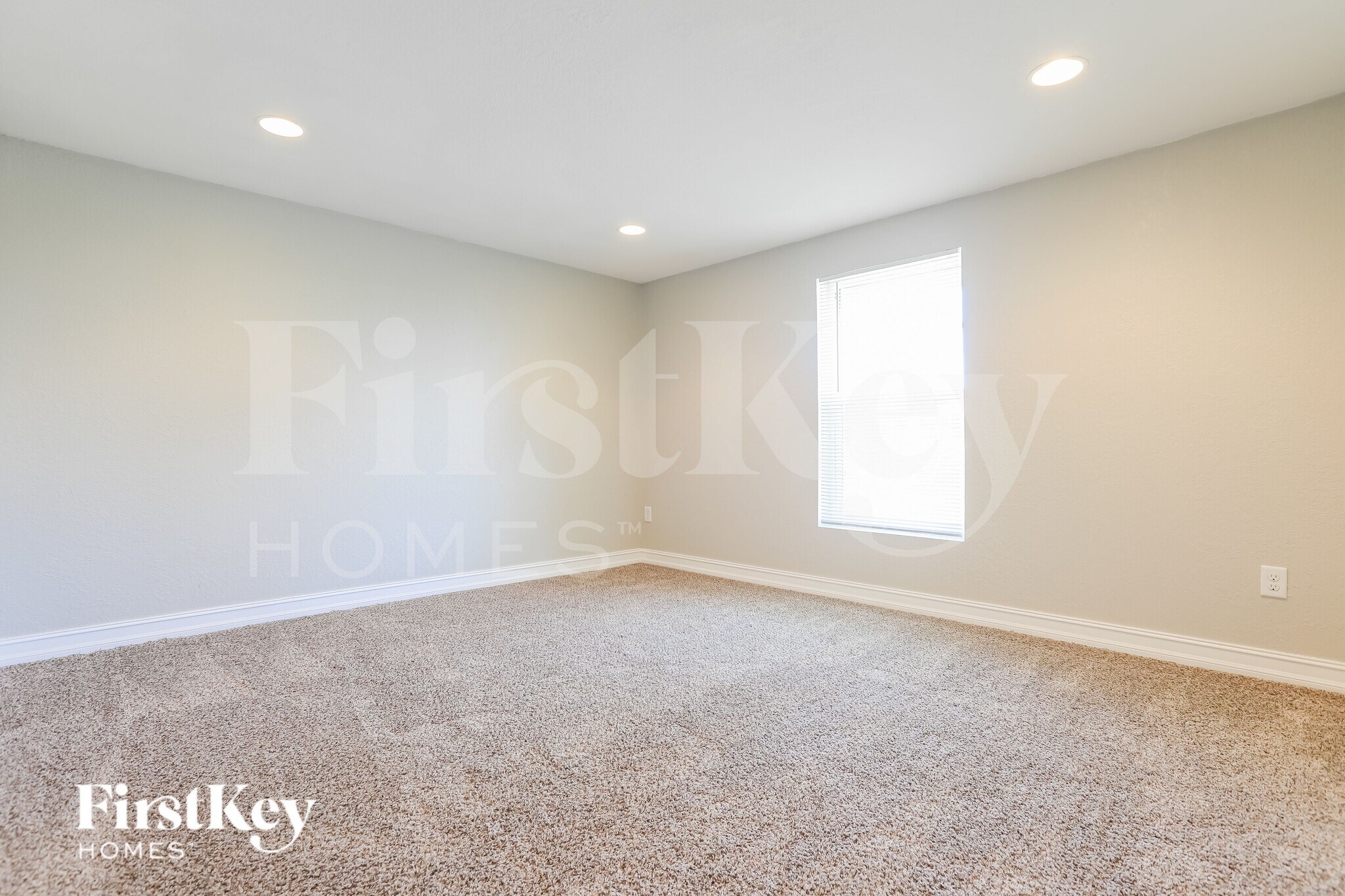 Building Photo - 19242 Edgewater Dr