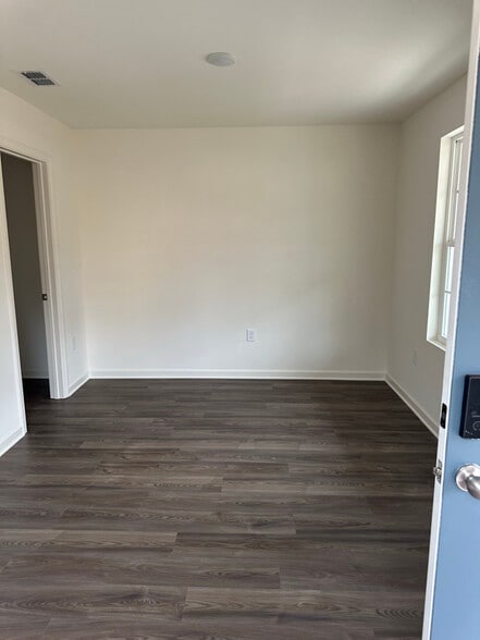 Building Photo - 4749 Foxhollow Trl