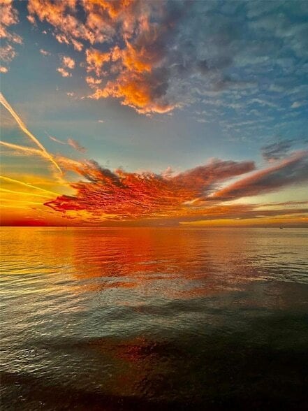 Building Photo - 6009 Sea Ranch Dr