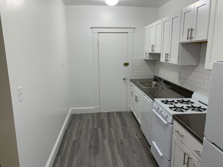 Building Photo - 4 Vinal St