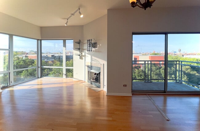 Building Photo - 100 N Hermitage Ave