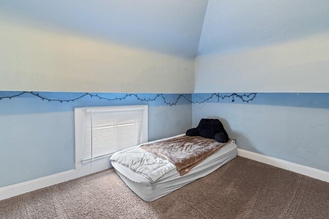 Building Photo - 2027 N 4th St