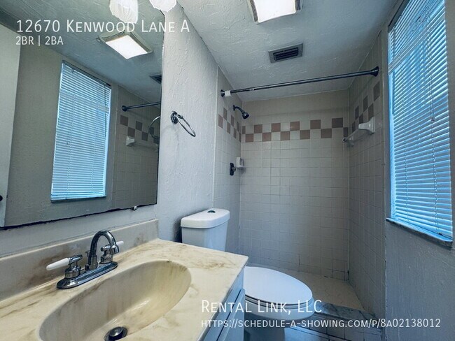 Building Photo - 12670 Kenwood Ln