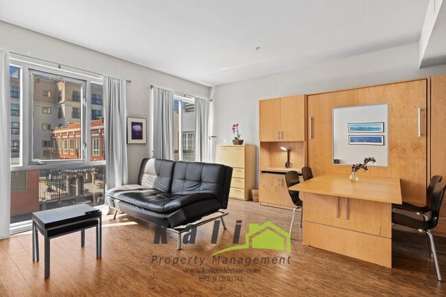 Building Photo - 445 Island Ave