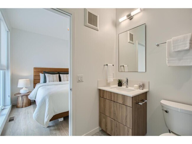 Building Photo - 4 West Dr