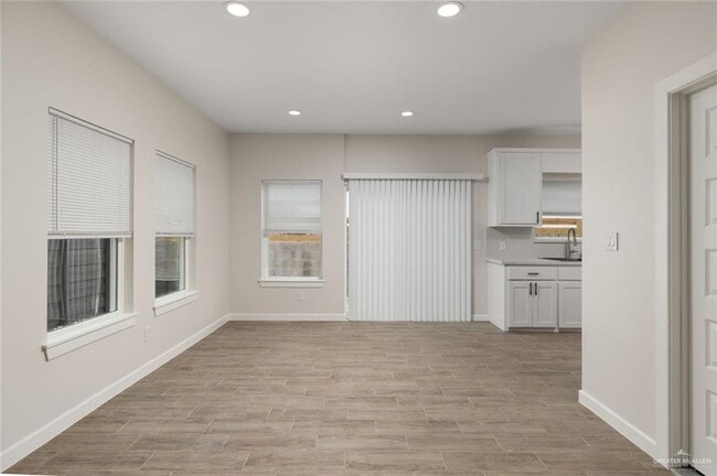 Building Photo - 609 E Interstate Hwy 2