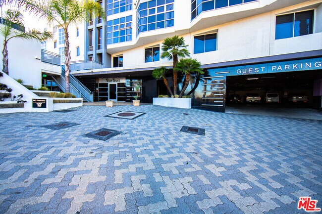 Building Photo - 171 N Church Ln