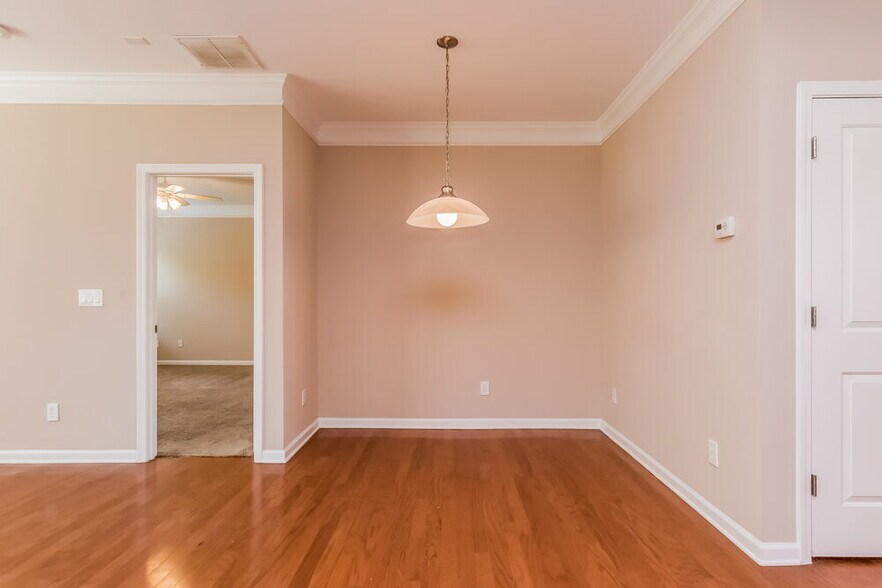 Building Photo - 206 Shaw Dr