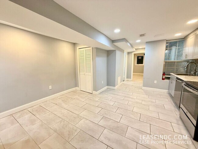 Building Photo - 55 Quincy Pl NW