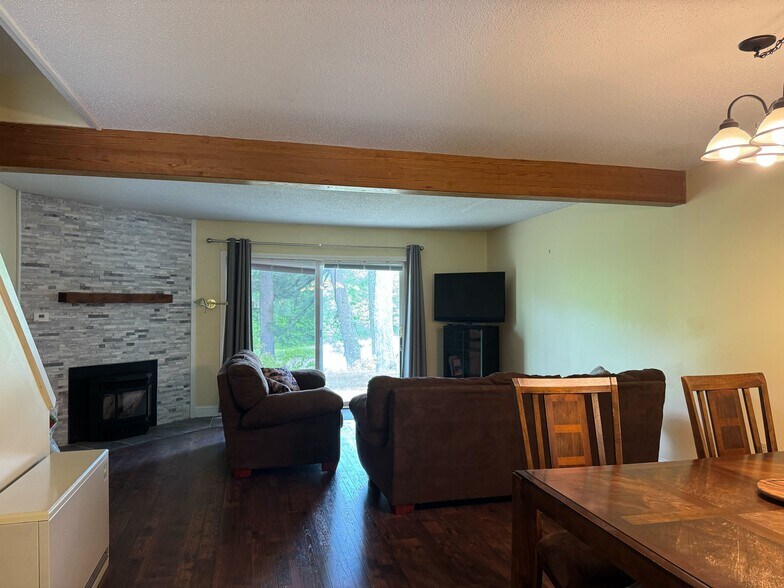 Building Photo - 56 Mountain River Ave