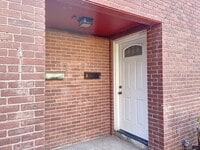 Building Photo - 4 Marlon Pl