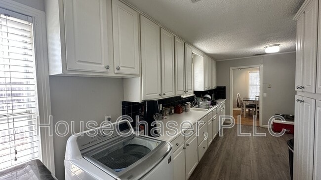 Building Photo - 3319 26th St