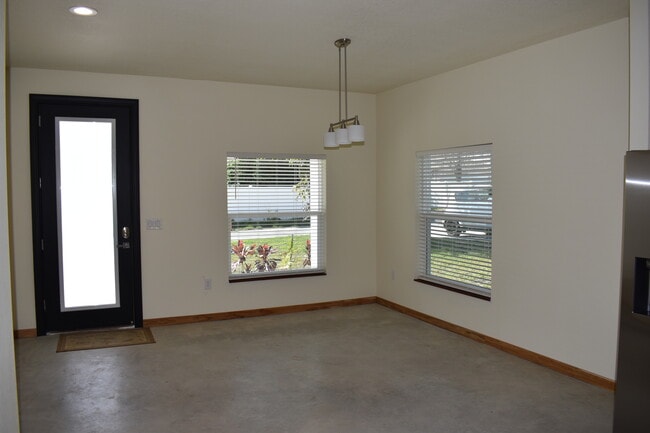 Building Photo - 780 8th Ave NE