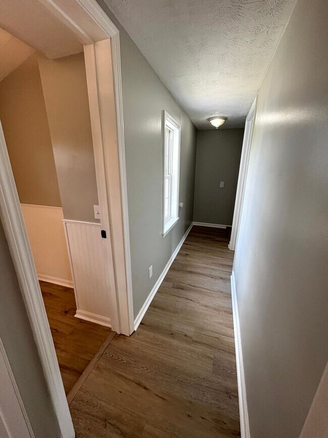 Building Photo - Cute 2 Bedroom / 1.5 Bath home in Penn Tra...