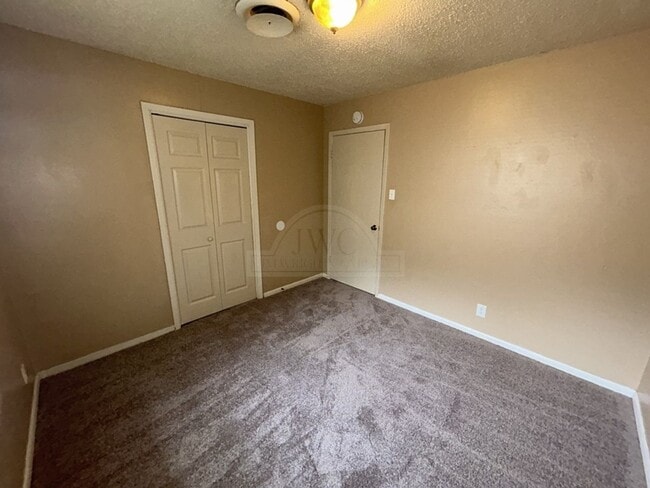 Building Photo - 1302 Becker Dr