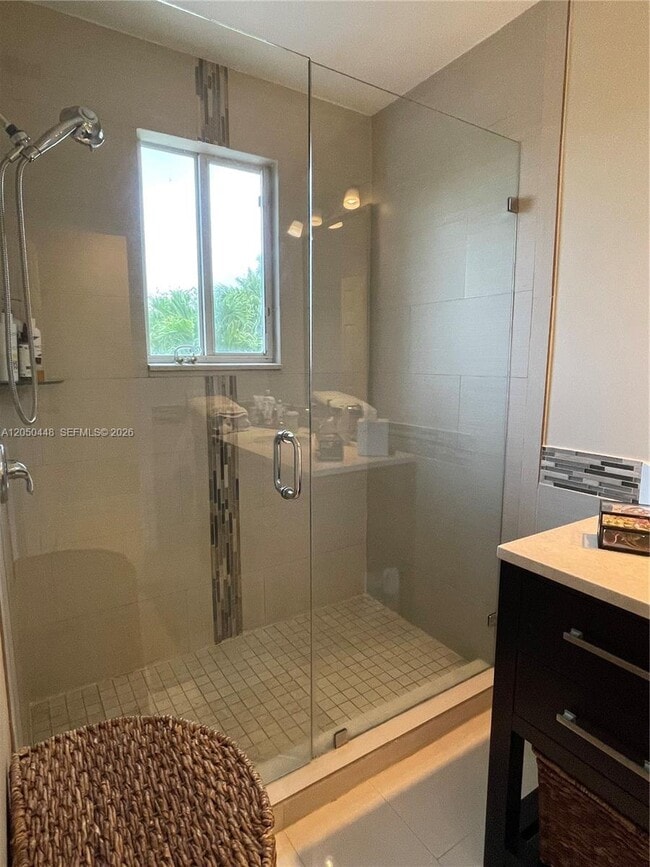 Building Photo - 485 Silver Palm Way
