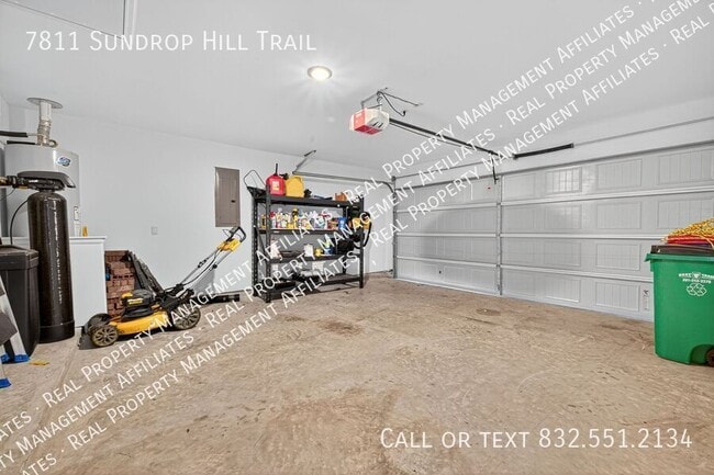 Building Photo - 7811 Sundrop Hl Trl