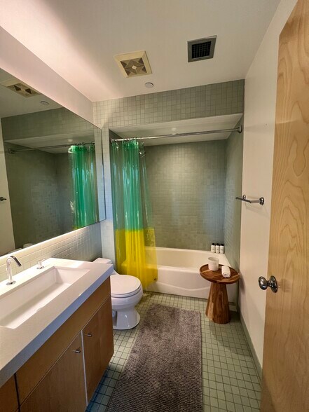 Guest Bathroom - 525 E Willetta St