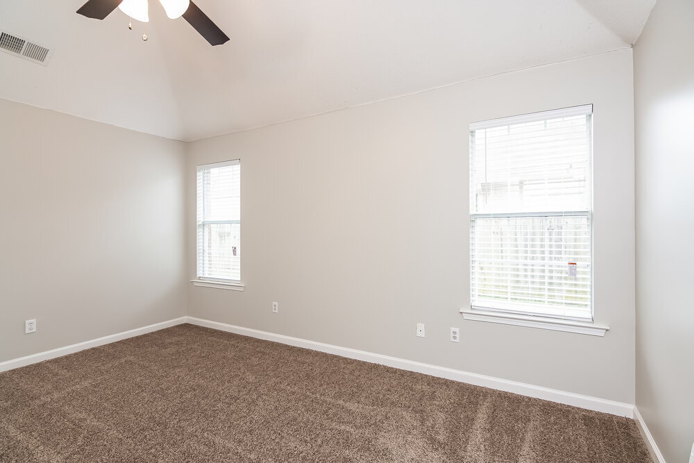 Building Photo - 115 Mossy Springs Dr