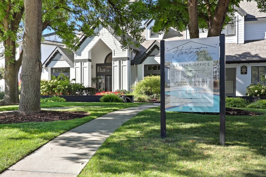 Building Photo - Huntington