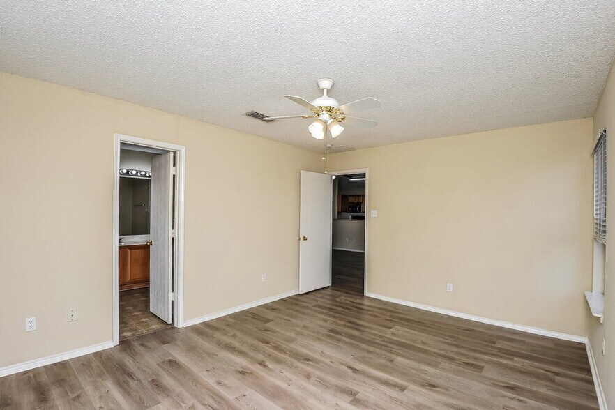 Building Photo - 6366 Twilight Cir