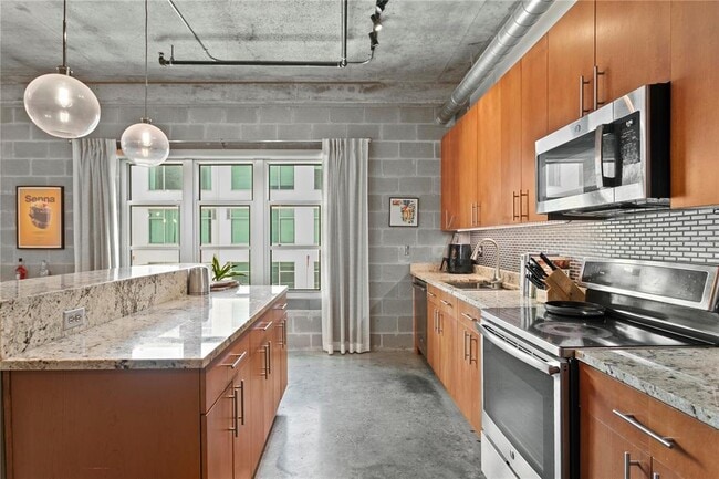 Building Photo - 1212 E Whiting St