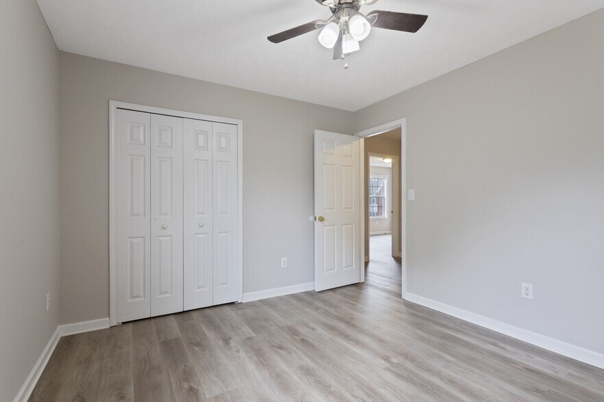 Building Photo - 2325 Winthrope Way Dr