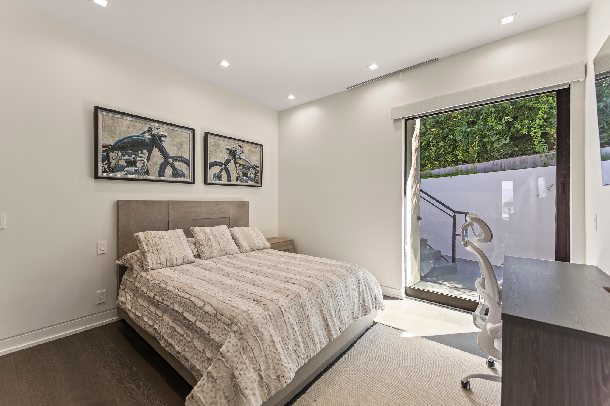 Building Photo - 3712 Broadlawn Dr