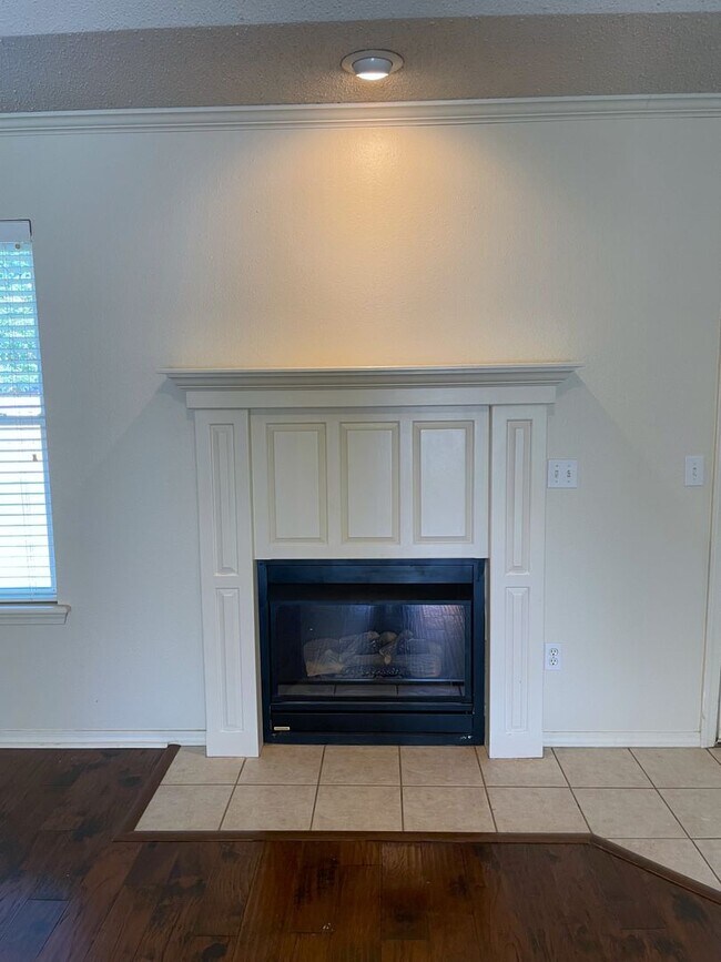 Building Photo - 3 Bedroom/2 Bathroom In Bentonville!!!