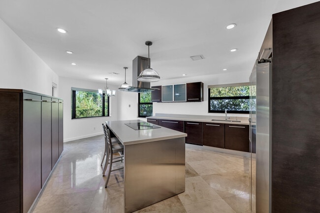 Building Photo - 2119 N 14th Terrace