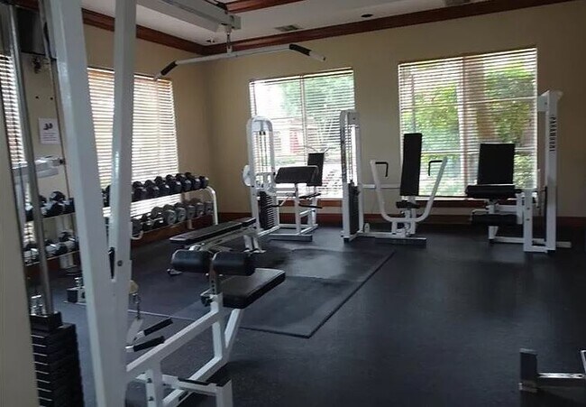 Building Photo - 4816 N State Road 7