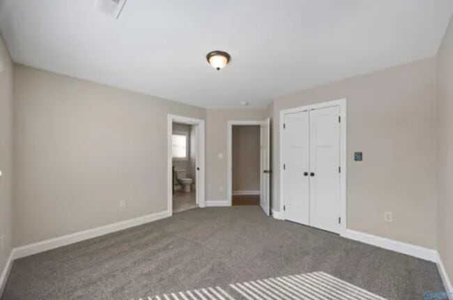 Building Photo - 2807 Talon Cir