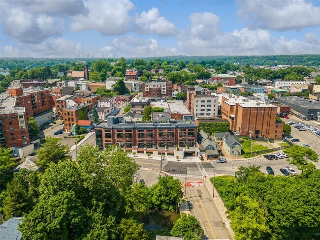 Building Photo - 172 E Prospect Ave