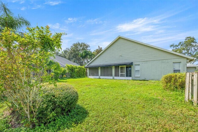 Building Photo - 16521 Lake Heather Dr