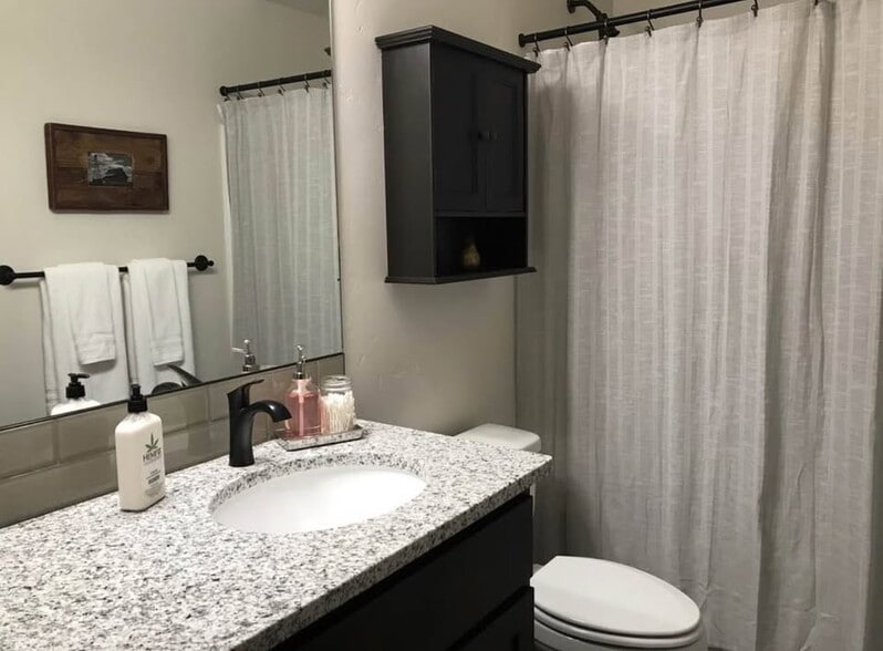 Building Photo - 106 Broken Pine Ln