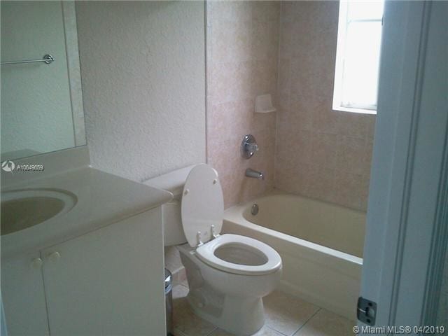 Building Photo - 8301 NW 107th Ct  1-22