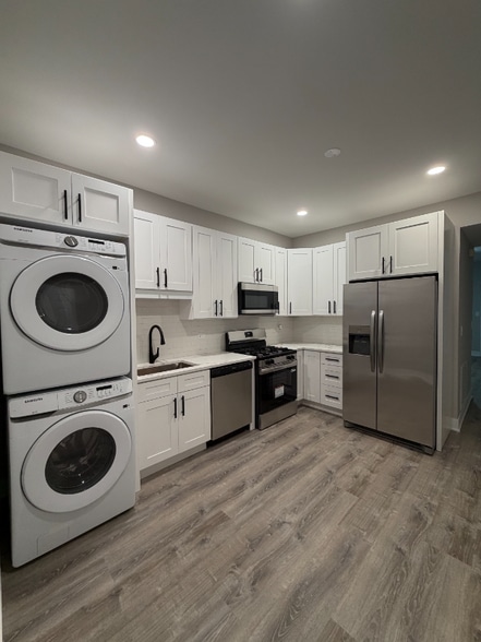 Building Photo - 931 W 34th Pl