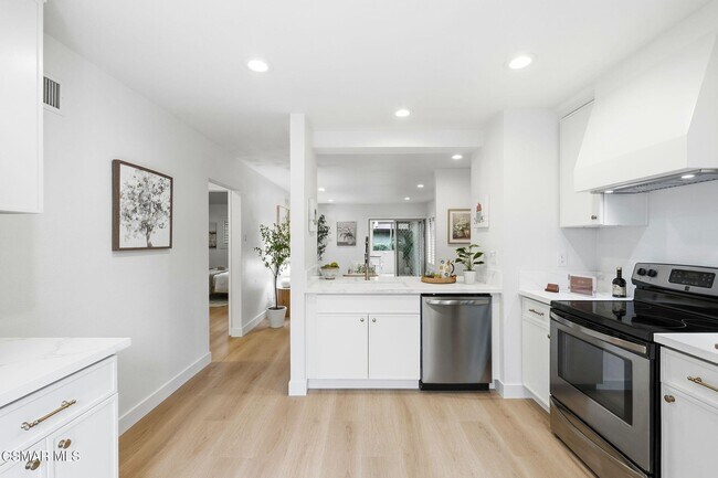 Building Photo - 15103 Village 15