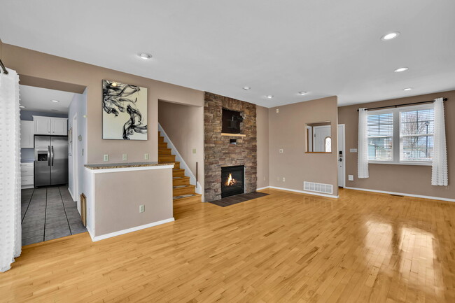 Building Photo - 6674 Chantilly Pl