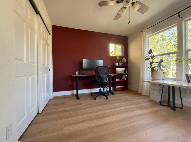 Building Photo - Beautiful Renovated Midtown Home!