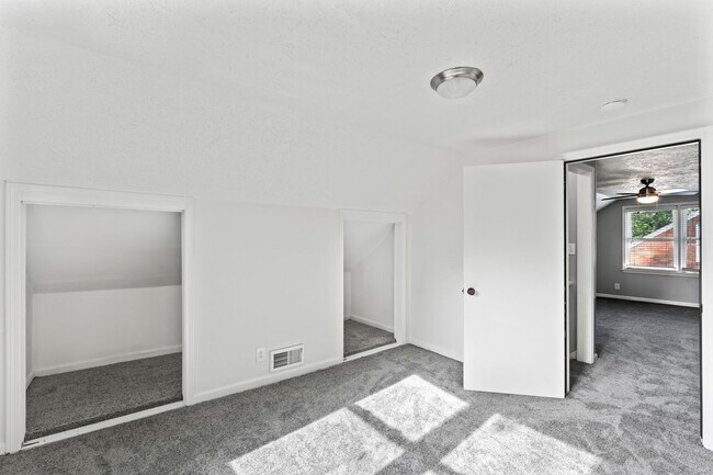 Building Photo - 4227 Hillbrook Dr